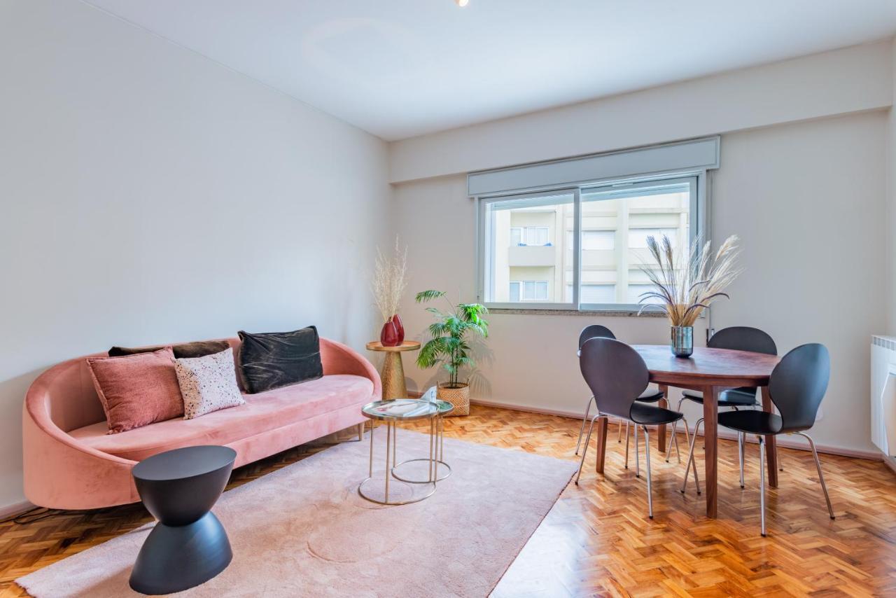 Ferienwohnung Amazing Duplex - Mid Century Experience & Parking Porto Exterior foto